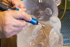 BD_Meng-Meng_Cold-glass-touch-ups_photo-Karine-Faby-©-Lalique-SA