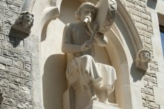 Maison des Musiciens, rue de Tambour, Reims, le joueur de flûte et de tambourin
