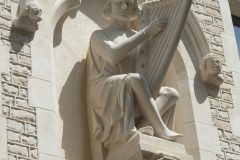 Maison des Musiciens, rue de Tambour, Reims, le joueur de harpe