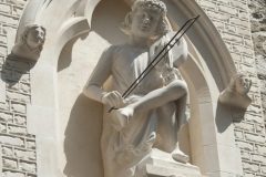 Maison des Musiciens, rue de Tambour, Reims, le joueur de vièle